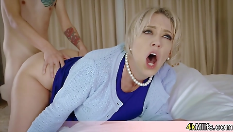 Blonde slut gets her pussy pounded and fucked