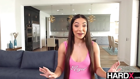 Horny girlfriend gets her pussy pounded