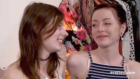 Ta chrome year electroslut with a girl in das