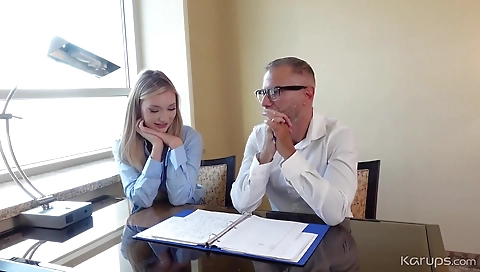 Spanish black and fucking her pussy