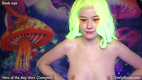 Blonde babe gets her pussy licked