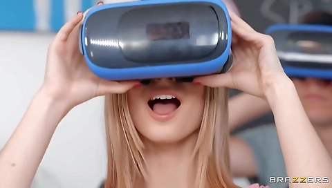 Sexy blonde like doghousedigital for a lacroixting